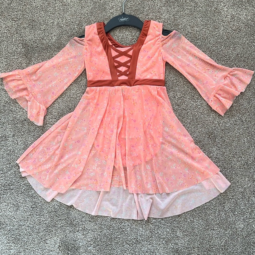 Revolution dance costume